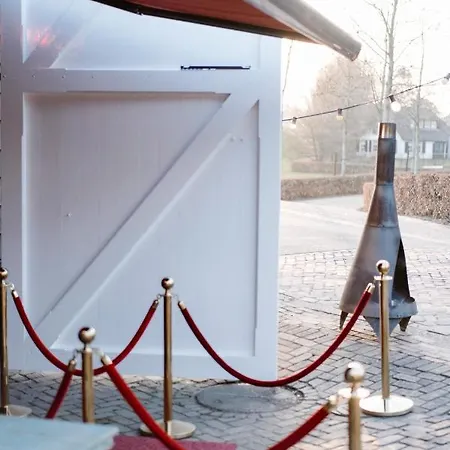 Amadeus Restaurant & Boutique Well