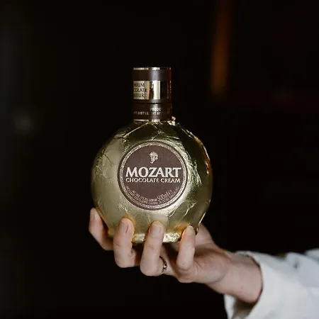 Amadeus Restaurant & Boutique Отель