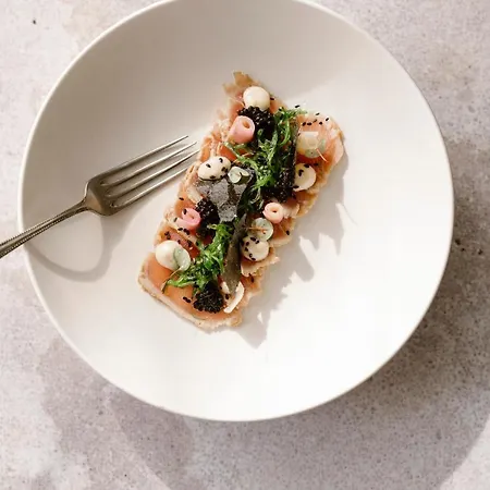 Amadeus Restaurant & Boutique Well