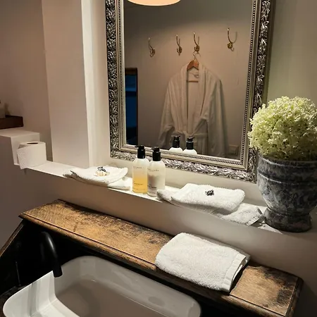 Отель Amadeus Restaurant & Boutique Вел