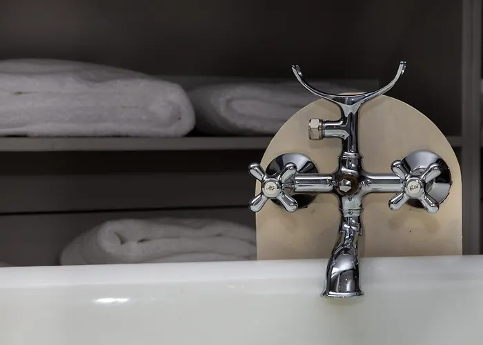 מלון Amadeus Restaurant & Boutique