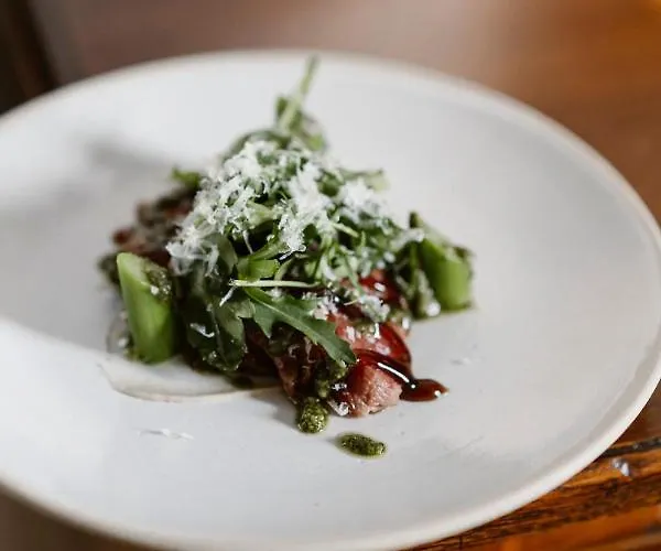 מלון Amadeus Restaurant & Boutique